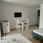 Andi דירה Vlorë
